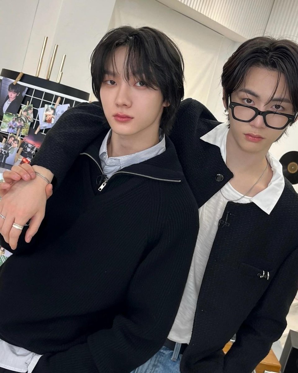 kkeomchiz's tweet photo. GUYS GUYS GUYS GUYS I'M CRYINGGGGGGGGGGGGG 😭😭😭 https://t.co/Qhx9YG5bZm