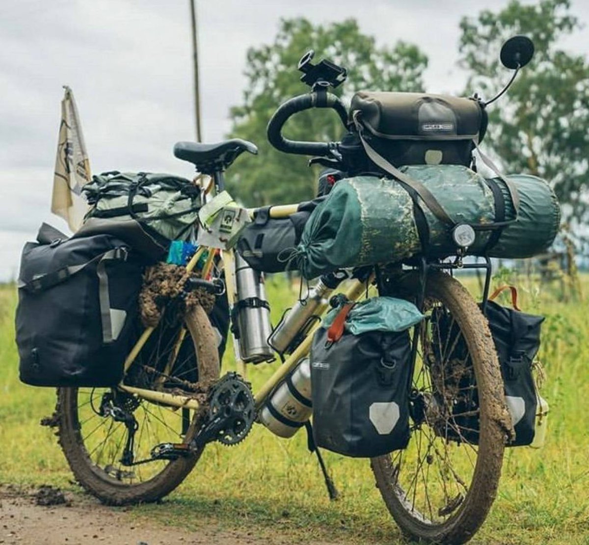 IsaPiusBrax's tweet photo. Cooking something
#BambooBikeExpedition
#Dreaming
#SolarPunkUg https://t.co/ZGg5rk3Kj1