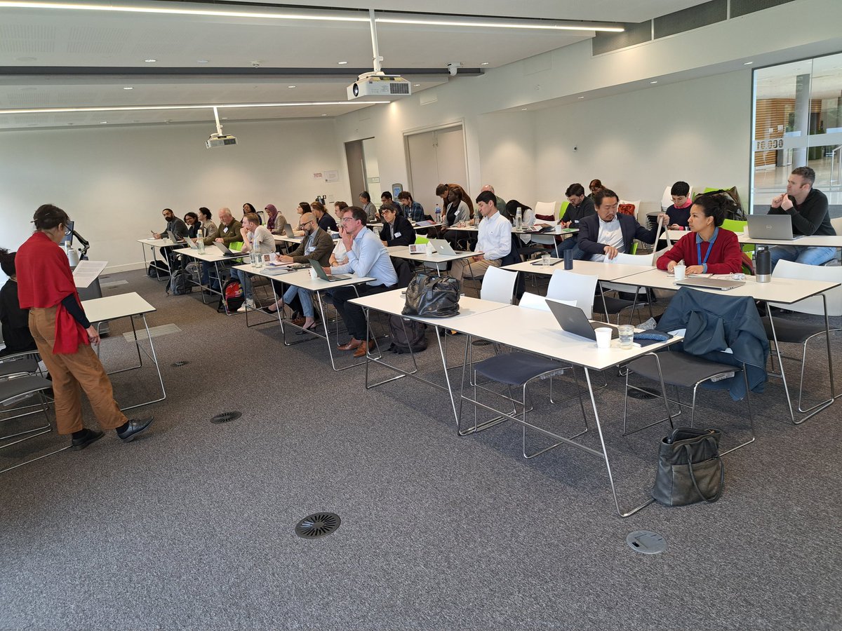 Anne Gerritsen (@gerritsen_anne) on Twitter photo Excellent full room to start off Day Two of the Global Diplomatic History organised by <a href="/GuidovMe/">Guido van Meersbergen</a> and others for <a href="/Warwick_Global/">Warwick Global History and Culture Centre</a> at <a href="/WarwickHistory/">WarwickHistory</a> Excellent full room to start off Day Two of the Global Diplomatic History organised by <a href="/GuidovMe/">Guido van Meersbergen</a> and others for <a href="/Warwick_Global/">Warwick Global History and Culture Centre</a> at <a href="/WarwickHistory/">WarwickHistory</a>