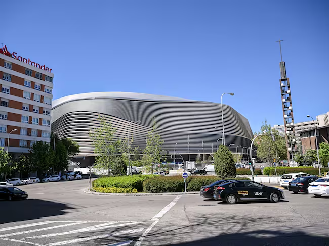 📊 ¿Deberían dejar de celebrarse conciertos en el Santiago Bernabéu debido al ruido y las molestias que generan a sus vecinos?

🔄 SÍ
❤️ NO