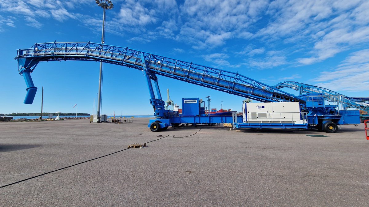 SamsonMaterials's tweet photo. Commissioning of the Shiploader began this week. Successfully testing the hydraulic cylinders with our advanced power-pack, ensuring optimal functionality.
Joining our customer's existing fleet, showcasing their trust in our solutions.
 #BulkHandling #HydraulicPower #Shiploader https://t.co/5NtOJ6YYoO