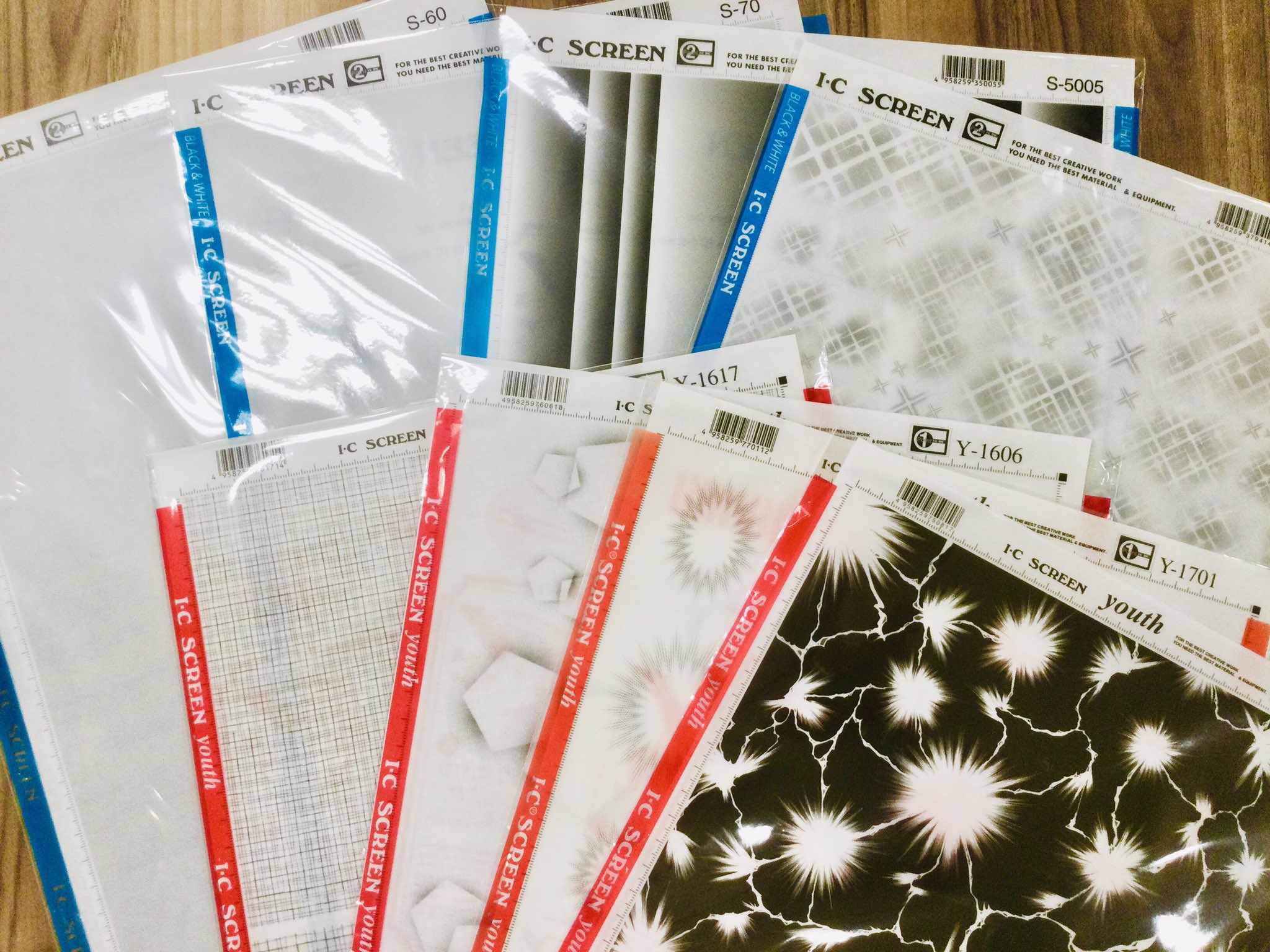 漫画画材まとめ売り 原稿用紙、スクリーントーン、ペン先他 デリーター スクリーントーンセット B4 4種組 【 まんが 漫画