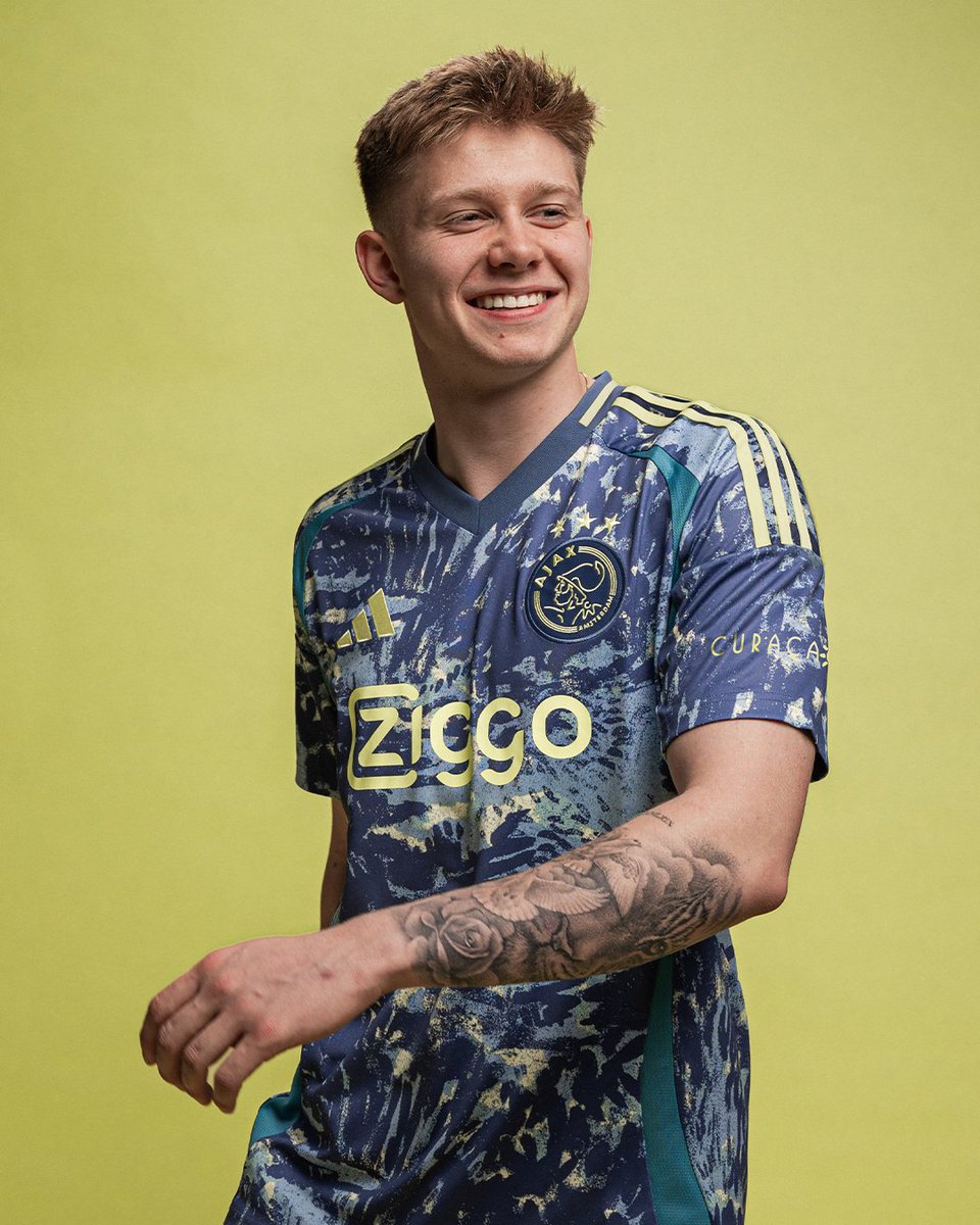 AFCAjax's tweet photo. 💛💙 https://t.co/LCuaiZlb22