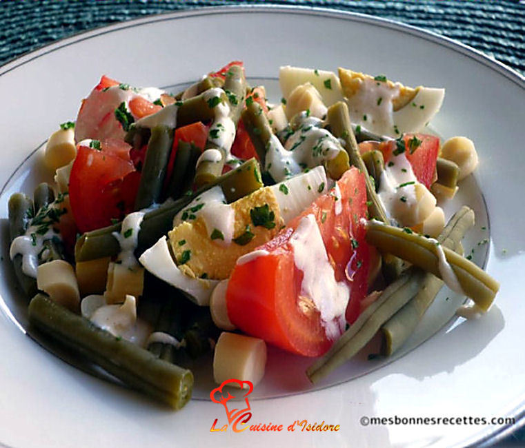 La salade Oscar est bien plus qu'une simple salade. C'est une explosion de saveurs et de textures, parfaite pour les gourmets. Composée  de légumes frais et d'une sauce riche, elle est idéale pour un repas léger, mais savoureux.
mesbonnesrecettes.com/recette/salade…