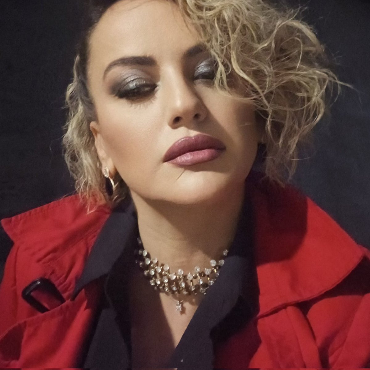 SebnemArcan's tweet photo. #YeniProfilResmi https://t.co/Xf2b2tmhqX