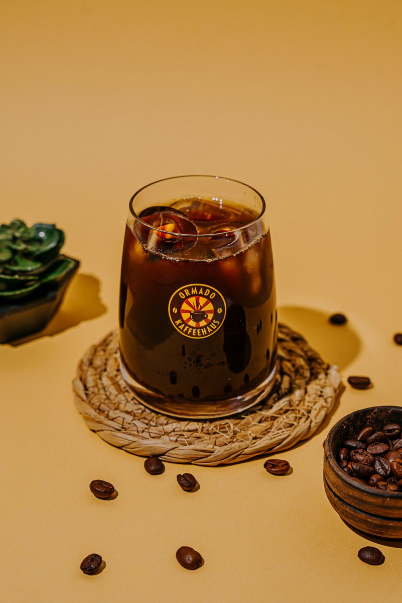 OrmadoK's tweet image. Add a twist to your Iced Americano! Try it with a splash of vanilla or caramel for a sweet surprise. 🍦🍬 #CustomCoffee #IcedAmericano #FlavorTwist