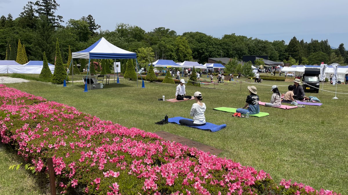 PLAY_PARK_FKS's tweet photo. 今回初めてヨガを開催いたしました！
ヨガは手ぶらで参加でき、初心者でも楽しめる内容になっており、親子でご参加いただけました♪ https://t.co/zS8wg2YEWV