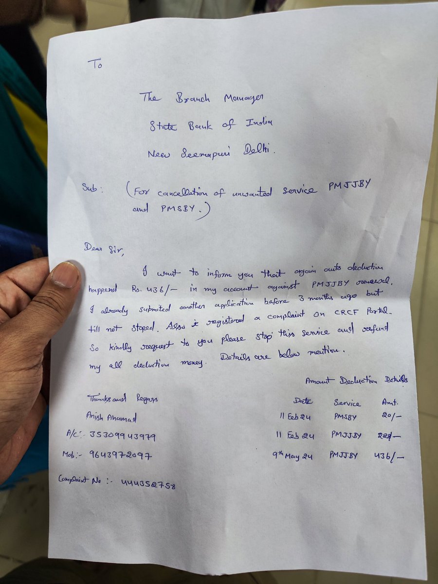 Anishmalik1122's tweet photo. @TheOfficialSBI Today I visited again in Branch to submitted another one application for remove this service. Manager was saying that from last 3-4 months we received 100-150 application submitted to  related same prblem we can't do anything server is not working. Now what I do.please resolve https://t.co/0HgVTCztNd