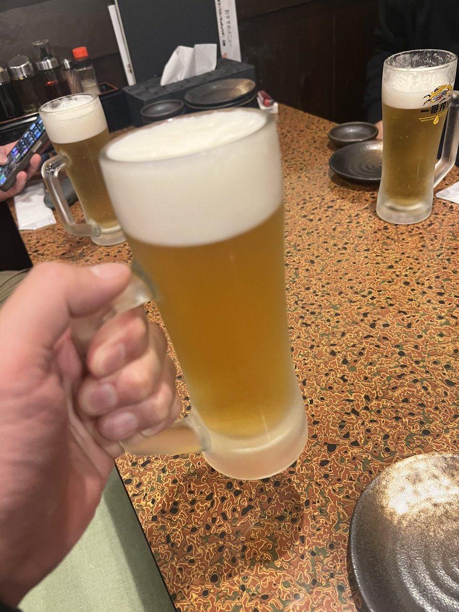 餃子屋で乾杯🍻高校からの悪友たちと😝