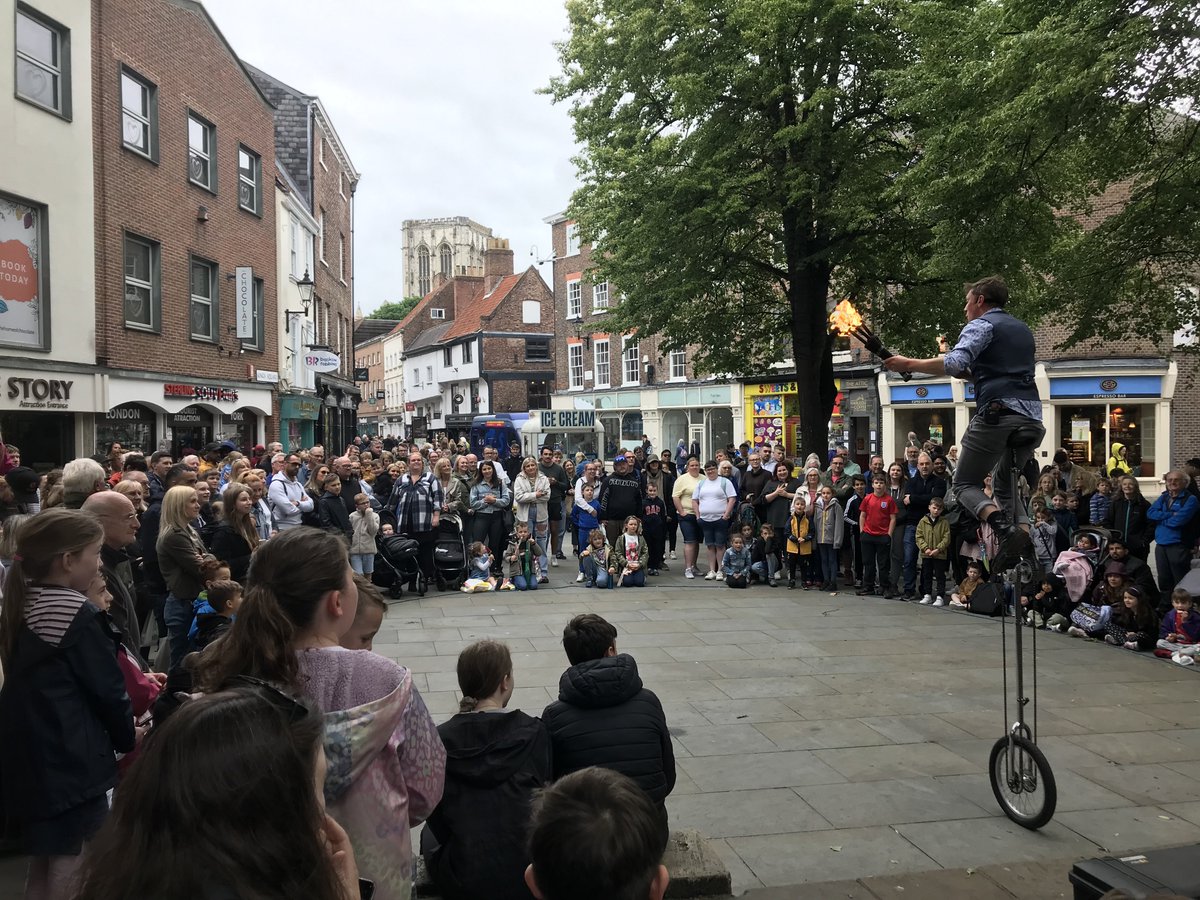 kingssquareyork's tweet image. Street performances in the square today #york #streetshow