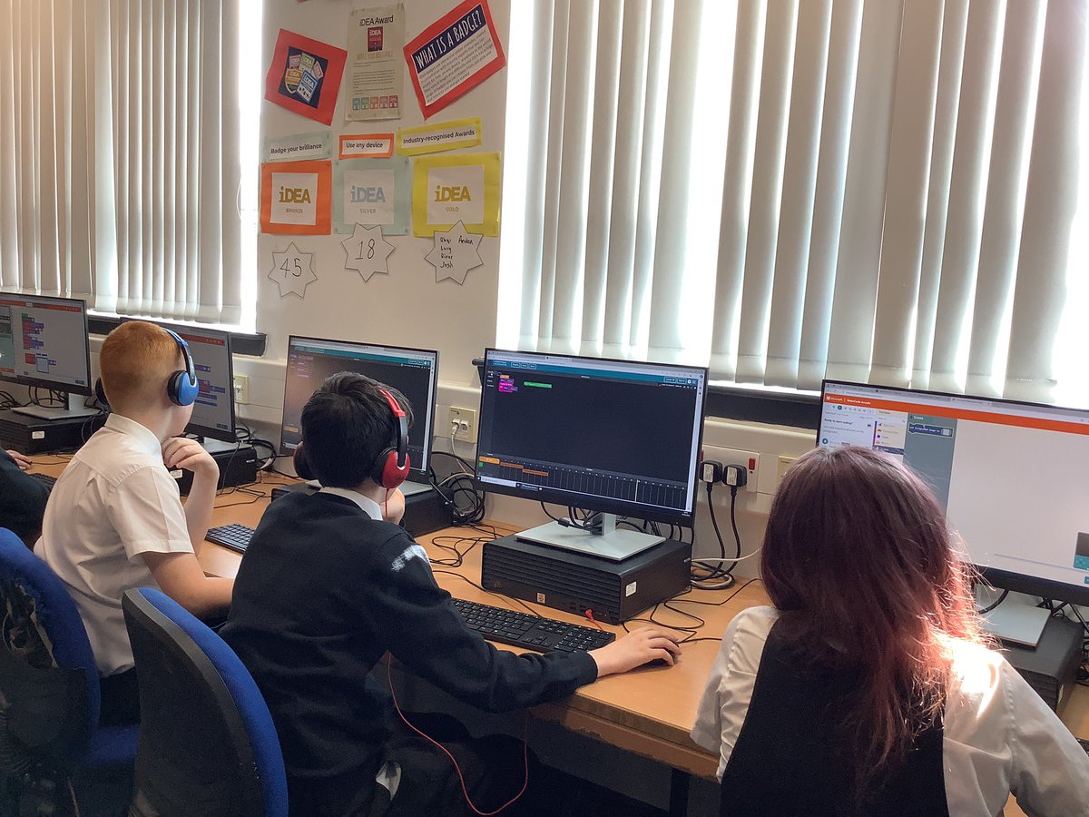 FHSComputing's tweet image. Fab lesson today with S1 computing, 1st activity  @GetSchoolAI to review learning tailored to each child, then choice of completing game in @MSMakeCode Arcade or @codeorg Music Lab
#weareFHS #weareCreative #FHSDigiLearn