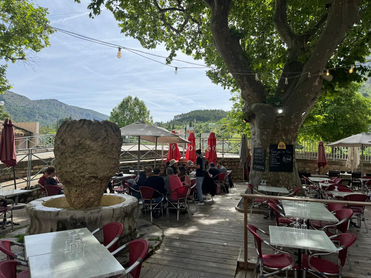 TUD_AppliedGeo's tweet photo. And after a long day visiting #outcrops, colleting and analysing data, it is time for the discussion. This time, our students are able to do so on a nice terrace, enjoying the good weather... and we are jealous. https://t.co/rGN3QEdtuq