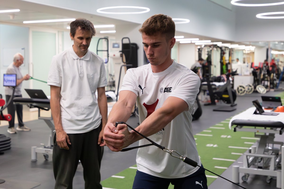 🚀⚽️ #AFESalud | ¡Nueva semana del programa de rehabilitación intensiva ‘Hi-Tech’ de #AFEFútbol! 

💪🏻 Esta semana han participado <a href="/gutipablo10/">GUTI</a>, <a href="/PabloGallego257/">Pablo Gállego 7</a>, Eloy Blanco y <a href="/hugocabanas/">Hugo Cabanas</a>.

🏥 <a href="/Olympia_GrupoQS/">Olympia-Grupo Quirónsalud</a> 
⚙️ <a href="/IberianSportech/">Iberian Sportech</a>