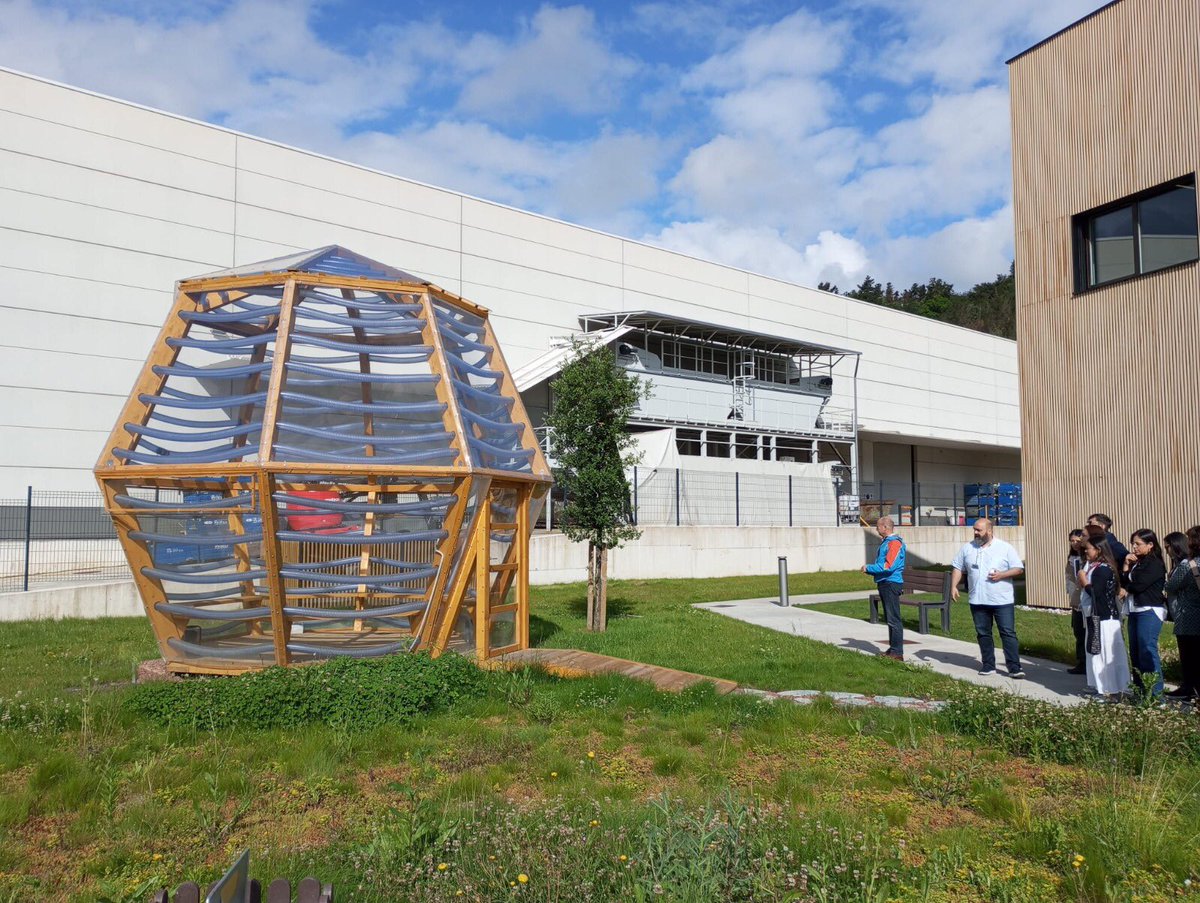 📢 La Universidad Pontificia Javeriana, <a href="/UniJaveriana/">Pontificia Universidad Javeriana</a>, de Bogotá 🇨🇴 ha visitado las instalaciones de <a href="/NaturKlima/">Naturklima</a> 🌿. ¡Un encuentro inspirador que refuerza la colaboración en la lucha contra el cambio climático! 🌍🤝 #Sostenibilidad #CambioClimático #ColaboraciónInternacional