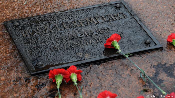 #taldiacomavui de 1919 el cadàver de Rosa Luxemburg apareixia al Landwehrkanal on l’havien llançat 6 mesos abans.

El 15 de gener els paramilitars i protofeixistes de les Freikorps l’havien segrestat, torturat brutalment i assassinat a cops de culata abans de llançar-la al canal
