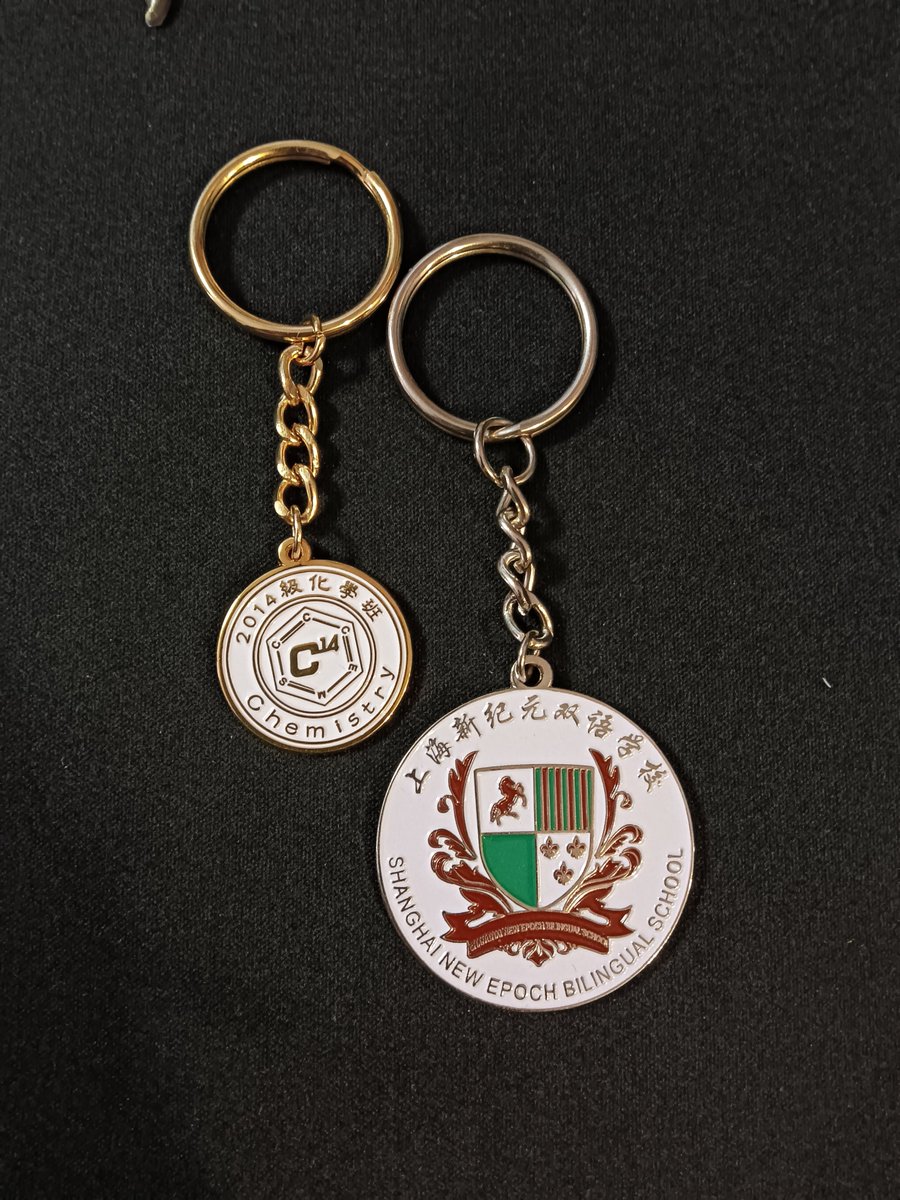 The texture of metal and the traces of handwork combine to form a yishupin that cannot be copied.
Welcome to order and customization.
#keychain #hardenamel #ring #Imitationgoldplating #imitationsilverplanting #keyring #key #angle #customzation