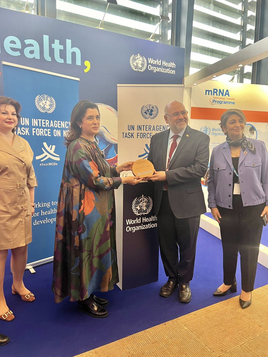 Dr Alexey Kulikov (@kulikovuniatf) on Twitter photo Minster of Public Health of Lebanon 🇱🇧 <a href="/firassabiad/">Firass Abiad</a> receives the UN NCD Task Force 🏆 award for national program “Step-by-Step”, a #digital WHO guided self-help initiative for #depression.
Award is presented by <a href="/HananBalkhy/">HananBalkhyحنان بلخي</a> Regional Director for <a href="/WHOEMRO/">WHO Regional Office for the Eastern Mediterranean</a> in the margins of the Minster of Public Health of Lebanon 🇱🇧 <a href="/firassabiad/">Firass Abiad</a> receives the UN NCD Task Force 🏆 award for national program “Step-by-Step”, a #digital WHO guided self-help initiative for #depression.
Award is presented by <a href="/HananBalkhy/">HananBalkhyحنان بلخي</a> Regional Director for <a href="/WHOEMRO/">WHO Regional Office for the Eastern Mediterranean</a> in the margins of the