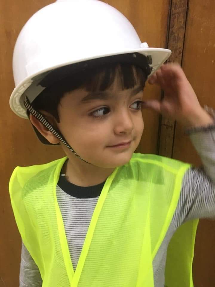 shameemahmed53's tweet photo. من ذكريات ٣١/٥/٢٠٢٠
نظرات ثاقبة تأملية يتفحص بها حفيدي الاغلى من الغلا الباش مهندس علي رضا موقع المشروع....!!!
ربي يحفظه ويحفظلكم اولادكم واحفا��كم أحبتي https://t.co/fBCcCh9boY