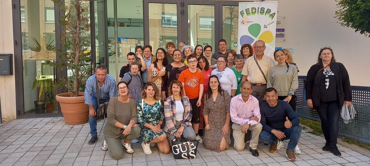 fedispa's tweet photo. ¡QUÉ EQUIPAZO!
FEDISPA y todos los colaboradores y modelos del Desfile Inclusivo que celebramos en la Plaza Mayor de Palencia se dieron cita ayer en una comida de familia para celebrar el éxito del evento. ¡Muchas gracias a todos!
#Discapacidad #Accesibilidad #FEDISPA #Palencia https://t.co/iQHuZ2awem