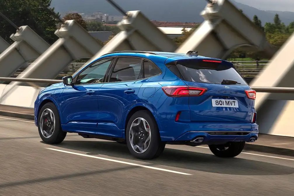 REVIEW: The @forduk Kuga is available in hybrid, plug-in hybrid and pure petrol forms – but which version is best, and does it deserve a spot on your new SUV shortlist? buff.ly/33JGPRr