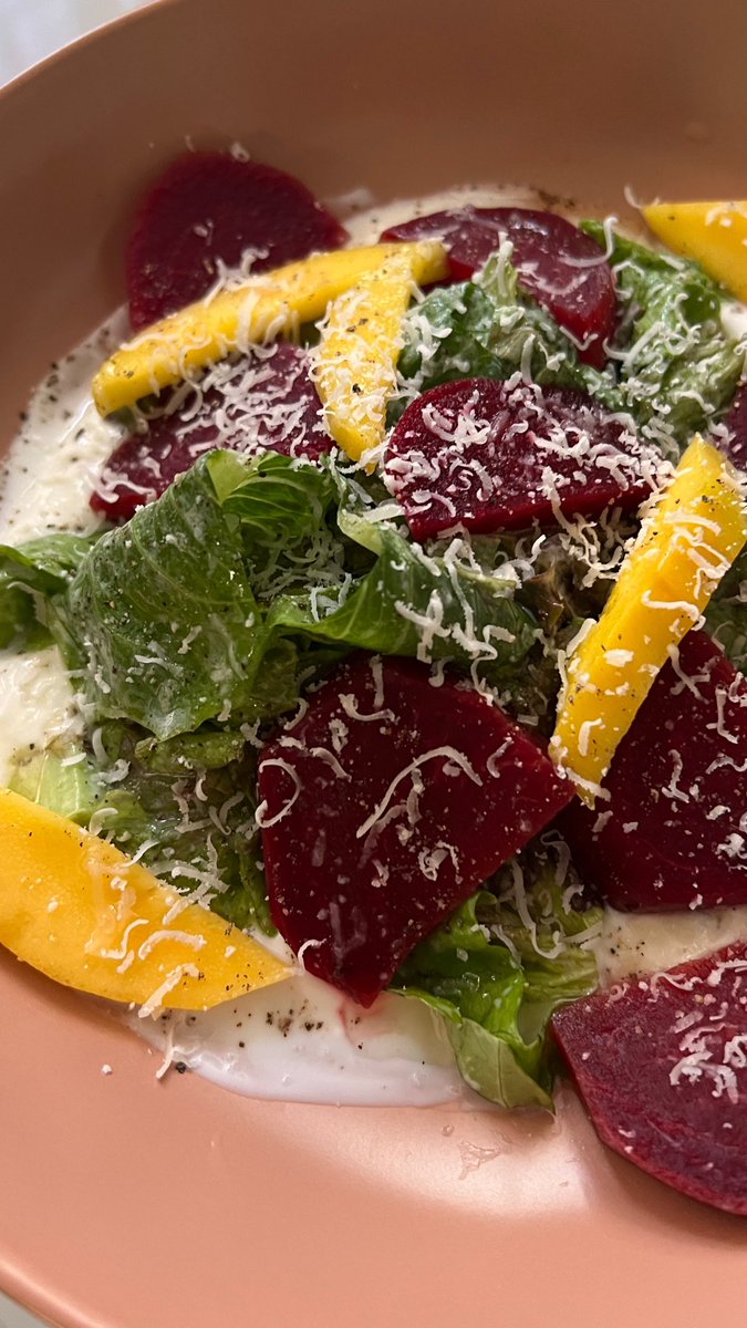 Mango and Beet Salad with fresh lettuce and citrus dressing 🍋🥬 #MindfulLiving #healthylife