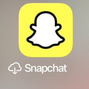 Thiiiibaut's tweet photo. @contact_nadhir salut, j’ai mon snap qui reste comme sa après mise à jour tu aurais une idée ? J’ai essayer de supprimer, réinstaller toujours pareil après installation petit nuage (installation depuis l’AppStore) https://t.co/apzAjqP3pK