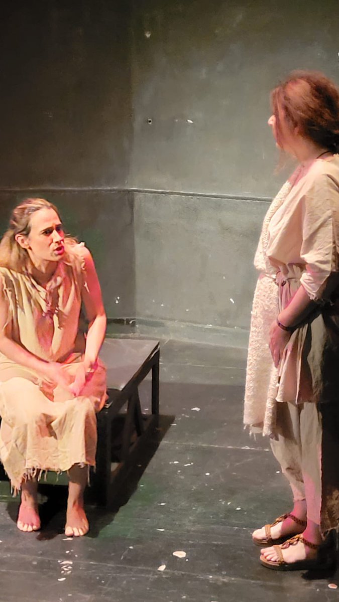 Habitar en Nawal Marwan está siento un viaje increíble. 

(Incendios, de Wajdi Mouawad)