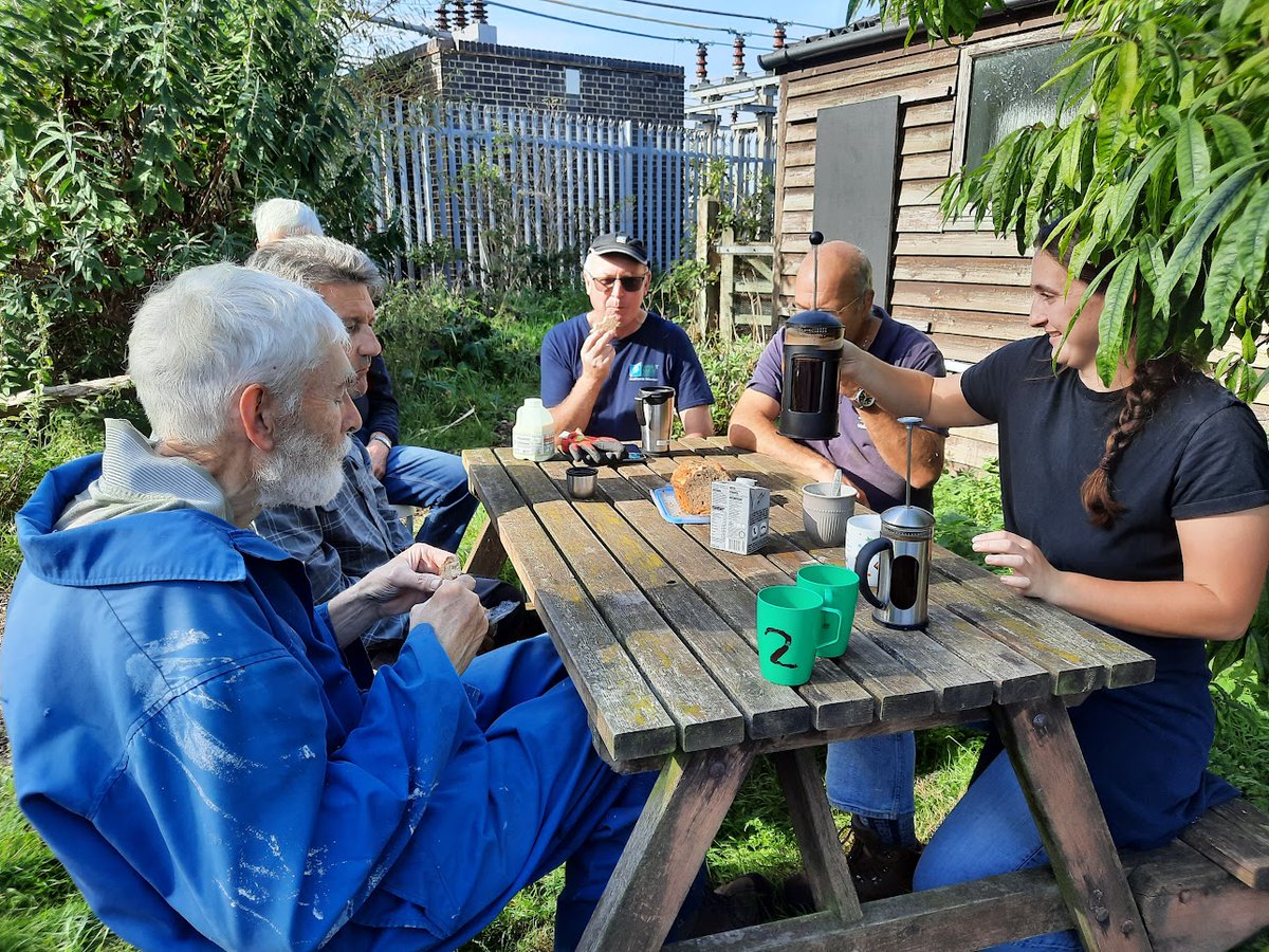 Today for #VolunteersWeek we are celebrating the amazing volunteers on the Romney Marsh!
<a href="/RMCPnews/">Romney Marsh Countryside Partnership</a> volunteers are busy all year round litter picking, managing habitats, surveying &amp; maintaining sites for visitors.
If you fancy joining our volunteer team email us RMCP@dover.gov.uk.