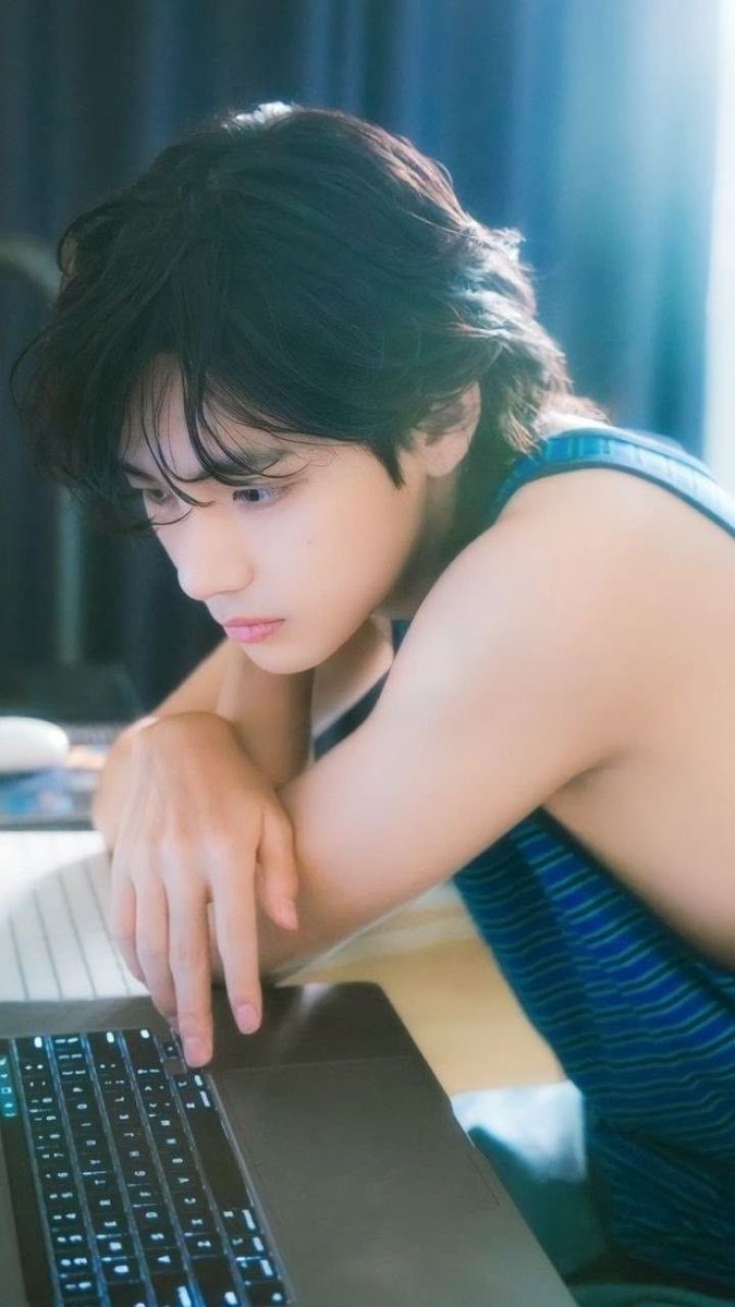 Supbnj's tweet photo. ผมบลอนด์ผมดำเก้บเรียบหมด เริ่ดว่ะ ต่อไปขอนั่งดูไอแพดดูโน้ตบุ๊คด้วยจริตนี้นะ เซ้กซี่คิ้วตี้อะค่า 😚 https://t.co/j511FiFuB0