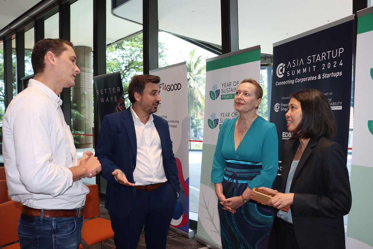 A significant global partnership between 🇨🇵 startup @idemiagroup & 🇸🇬 startup @handprint_tech was signed. This partnership marks the launch of a revolutionary green solution, enabling banks to empower their users to take action for the planet & support regenerative projects 🌱🤖