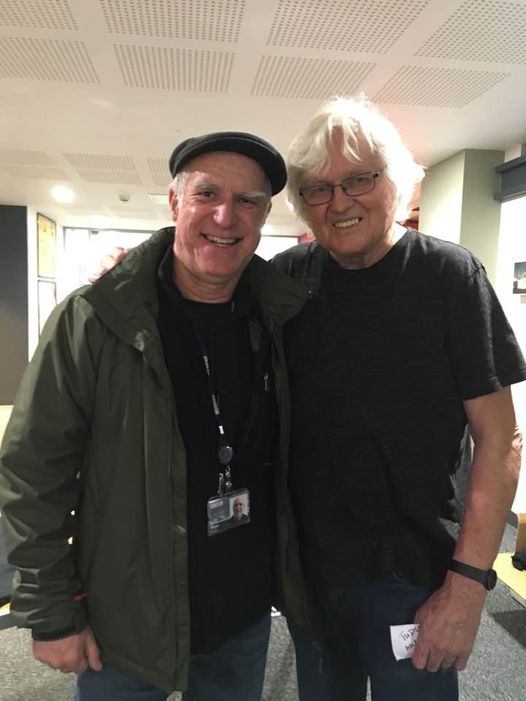 Nos Lun 7pm - 9pm @BBCRadioCymru da ni am chwarae 'Angel of the Morning' @PPArnold1 a gyfansoddwyd gan Chip Taylor. Braint cael nabod / cyfarfod y ddau bbc.co.uk/programmes/b07…