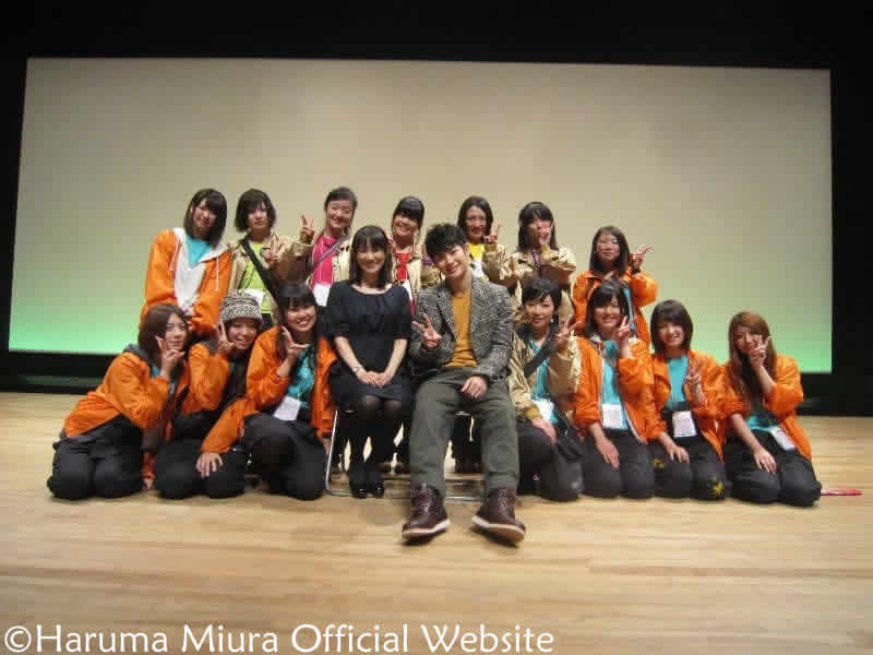 2011年11月6日三浦春馬君は8校目の「群馬県立女子大学」錦野祭