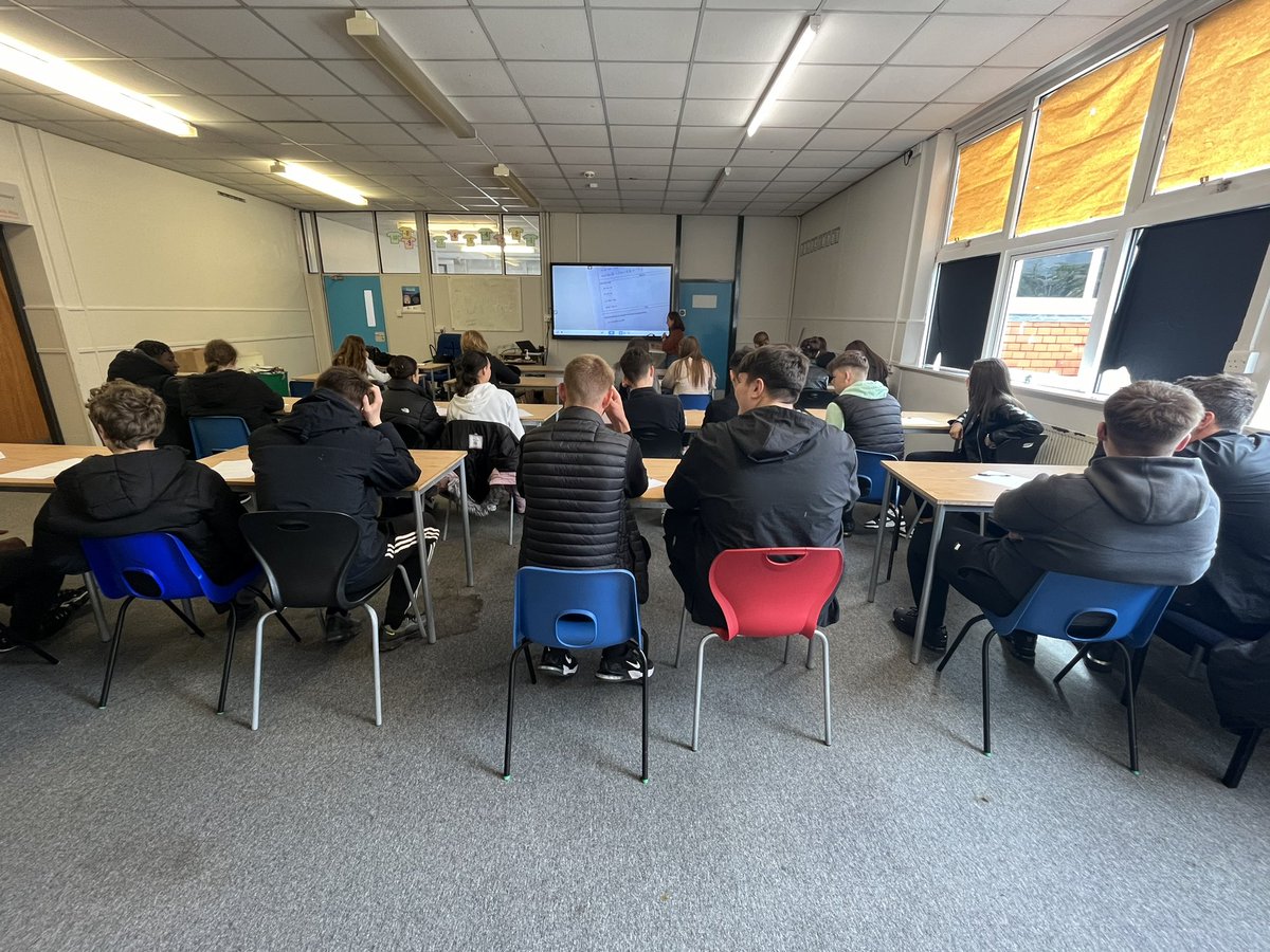 Year 11 maths half term revision session before paper 2 on Monday! <a href="/TheManorAcademy/">The Manor Academy</a> #smashingit