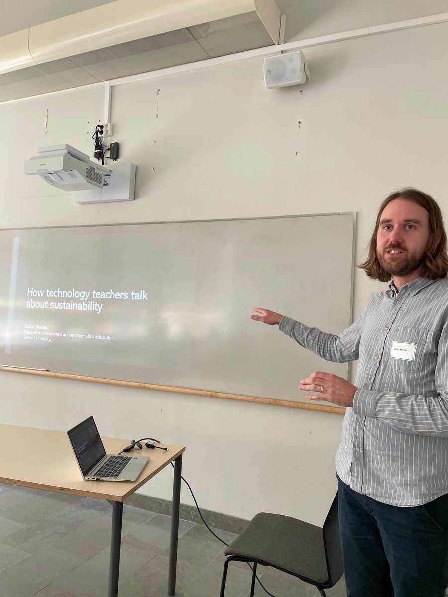 Stefan Westin communicates How technology #teachers talk about #sustainability : the meaning of sustainability in Swedish upper #secondary technology education, discussed with Ingo Eilks 
#FontD <a href="/umeauniversitet/">Umeå universitet</a>