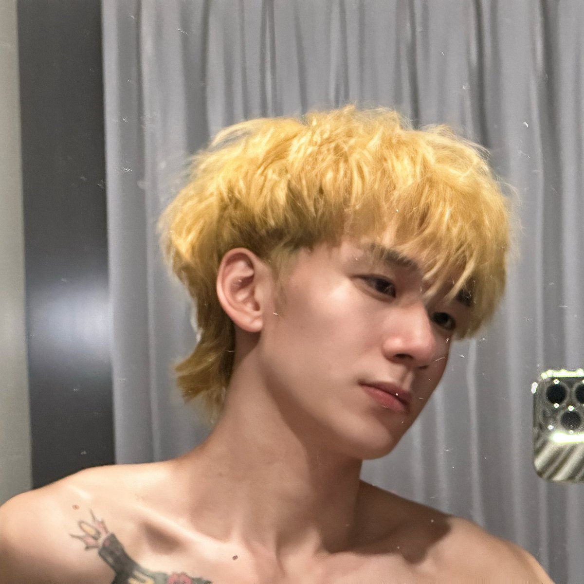 bubblu415's tweet photo. 一个人在家好无聊 https://t.co/3nwRmyRqYv