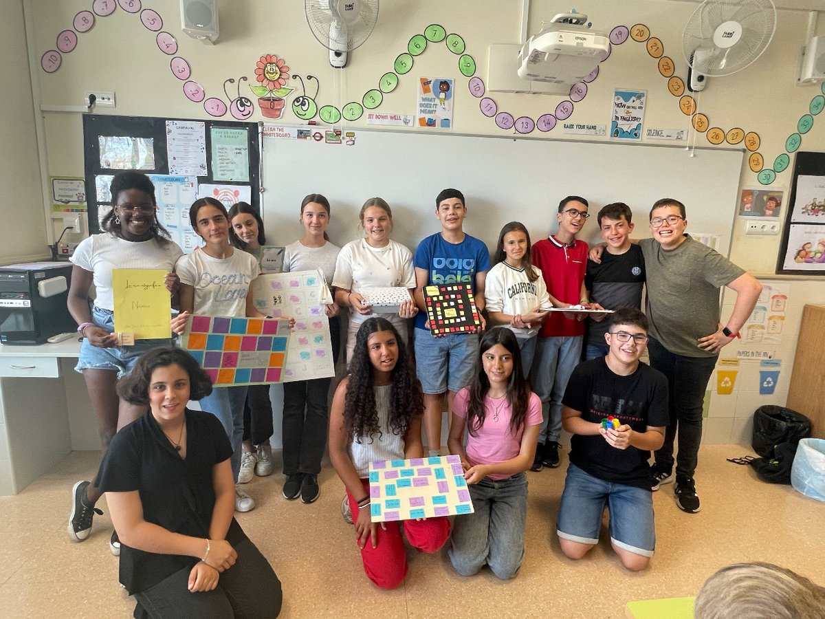 Manyanet_Reus's tweet image. 🏫 En el marc de la SdA “JUEGA Y APRENDE” de la matèria de Llengua castellana, els alumnes d’ESO 1 han dissenyat un reguitzell de JOCS DE TAULA per a treballar l’ortografia amb alumnes de 2n de primària. 

#josocmanyanet #juntsiambesperança #escolesmanyanet #familiamanyanet