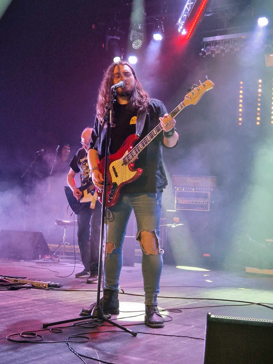Jishin_12_'s tweet photo. Petit post pour montrer un peu du week-end dernier ! 🤘

Vous avez même droit à un extrait où je chante 👀 https://t.co/WeWBG6q4xK