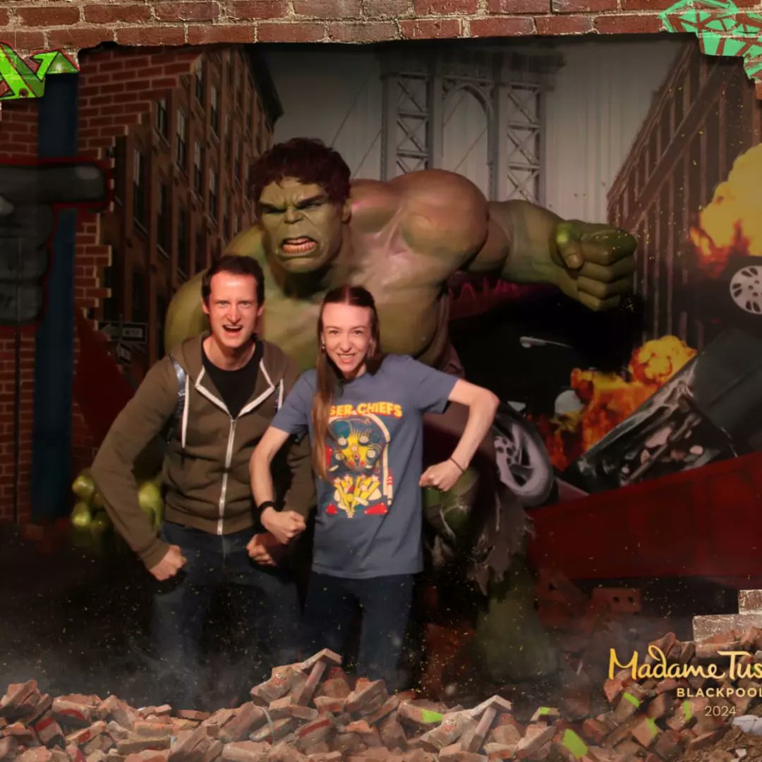 SassyFNDLife's tweet image. We met some celebs at Madame Tussauds, Blackpool.

#waxmuseum #waxmodel #marvel #hulk #antanddec #et #bradpit #tommycooper #blackpool