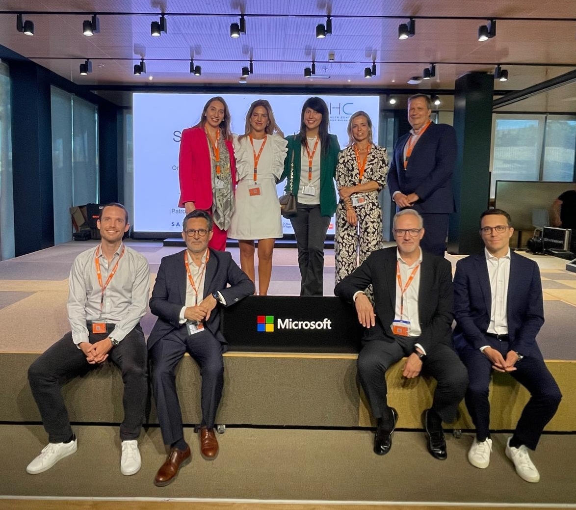 MadridExcelente's tweet photo. 🔴 La @ComunidadMadrid organiza el primer #Hackathon de #IA en salud en el Hospital Clínico San Carlos. 

⭐ #MadridExcelente apoyamos la iniciativa que tiene como objetivo impulsar los avances tecnológicos, sensibilizar y formar al capital humano del ámbito médico en su trabajo. https://t.co/5Qo0AFe9BE