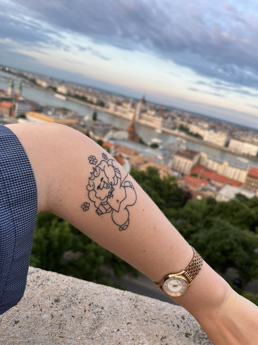 rinprodo's tweet photo. Happy birthday Techno #technoblade25 it’s not the same without him. He’s the same age as my brother, which is scary to think about. Keep on destroying the noobs up there, Technoblade never dies!! Here’s my tattoo I got a week ago by @RowAntarctic as my contribution https://t.co/W9HbU5mxQm