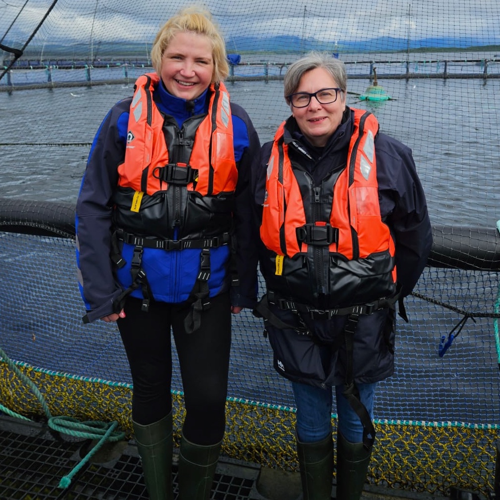 WELCOME | A warm welcome to @ScotlandSalmon new Quality & Assurance Manager Fiona who stopped by earlier this week for a tour of our freshwater, marine and processing facilities. 📸Scottish Sea Farms Aquaculture Technical Lead Anna with Fiona (right) at Dunstaffnage, near Oban.