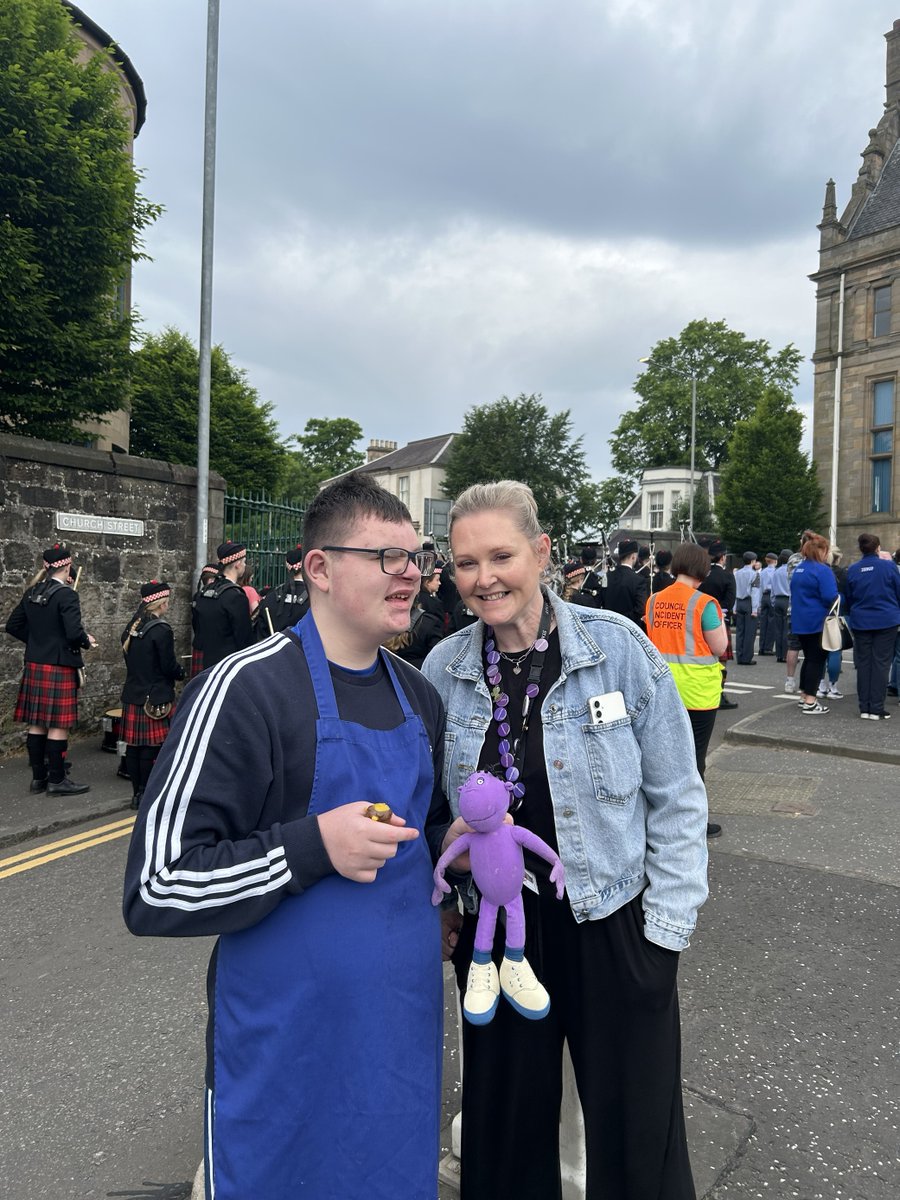 Calum and Jason went along to Alloa town hall today to see the Armed Forces parade. I think Milo enjoyed himself too 🪖🥁