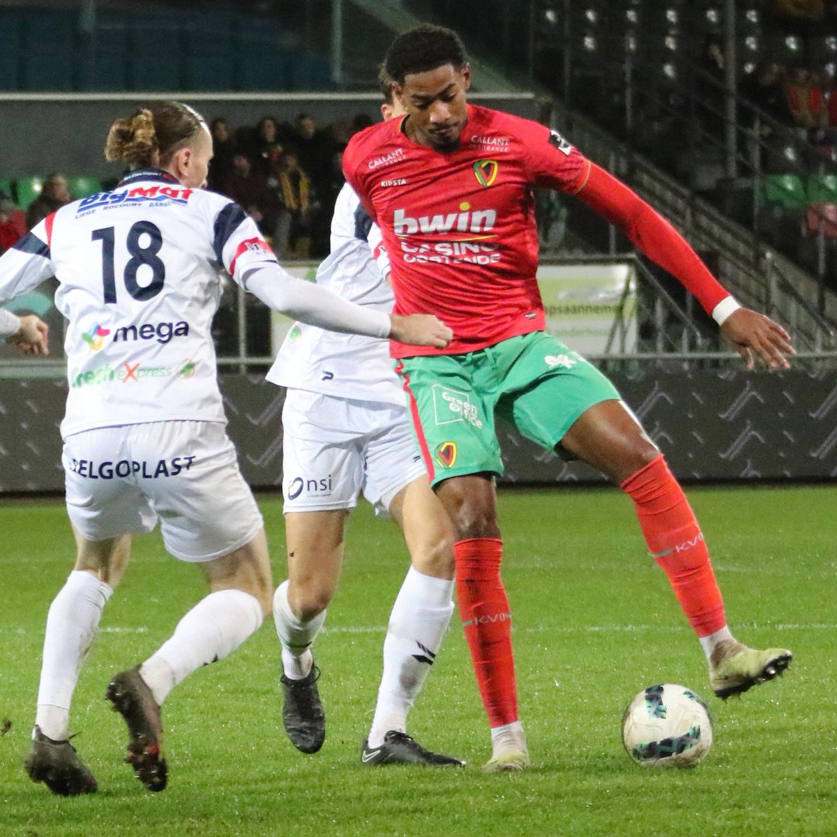 🇧🇪 It looks like former Arsenal defender Zech Medley will have to find a new club after three years with KV Oostende.

The club, who compete in the Belgian second-tier, are on the brink of being dissolved after amassing huge debts and being demoted.

It is being reported that all