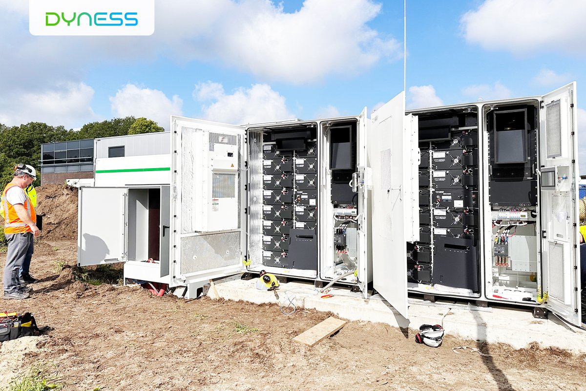 DynessESS's tweet photo. #DynessDH200F fuels a 215 kWh C&I storage project at a seaside hotel 🏨 in the #Netherlands, merging existing PV with #Dyness energy storage via AC coupling. Say goodbye to grid quotas, limited PV, and wasted light!
🔗https://t.co/FRpSwQZDEo
#DynessPower #SolarEnergy https://t.co/47aO2aSF6S