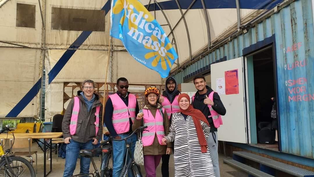 KidicalMassBru's tweet image. 💚 Ontzettend blij met onze partners Samen Voor Morgen, Molenbeek à Vélo, La ville aux enfants en Nanouk Ice met 🍦
#wecannotwait #everysunday #StreetsForKids #justforfun