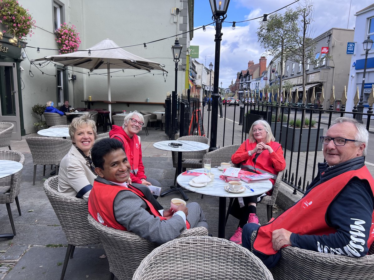 tjosephdublin's tweet image. A beautiful day yesterday with #Labour Party leader #Ivanabacik along with #dlrcc #Labour colleagues at #Dalkey Village. We had good interactions with the residents and shop owners and also had coffee with Ivana Bacik
#le24 #vote1ThomasJoseph