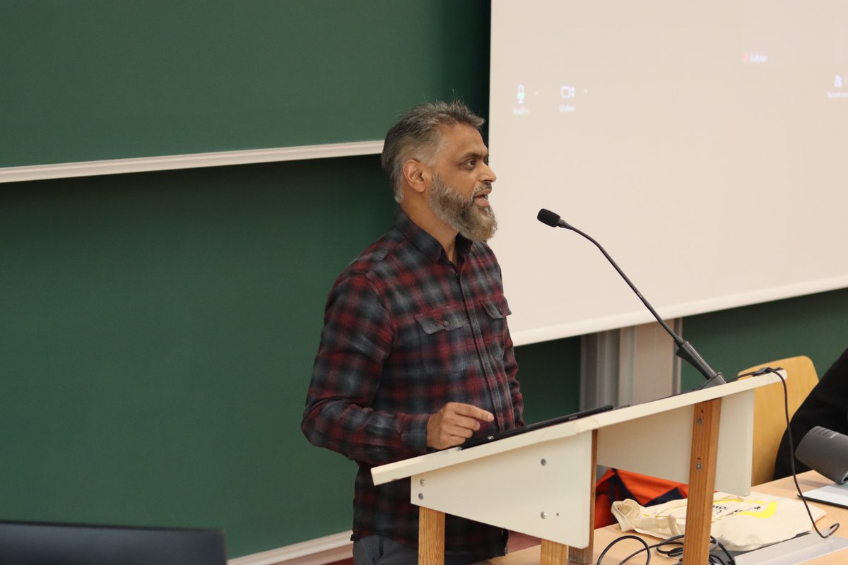Camps_2024's tweet image. The opening keynote lecture of today on Open Letters from Guantanamo with @MansoorAdayfi @Moazzam_Begg as well as Adbellatif Nasser and Barhoumi Sufyian who joined us online. #CAMPSConference2024 #CAMPS24 #CAMPS2024 #closeguantanamo