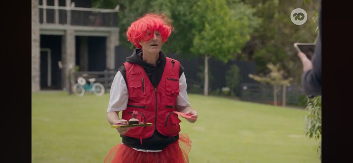 BookOfTM's tweet image. The discount Wiggles and one of their side kicks Beetroot Wil 

#taskmasterau
