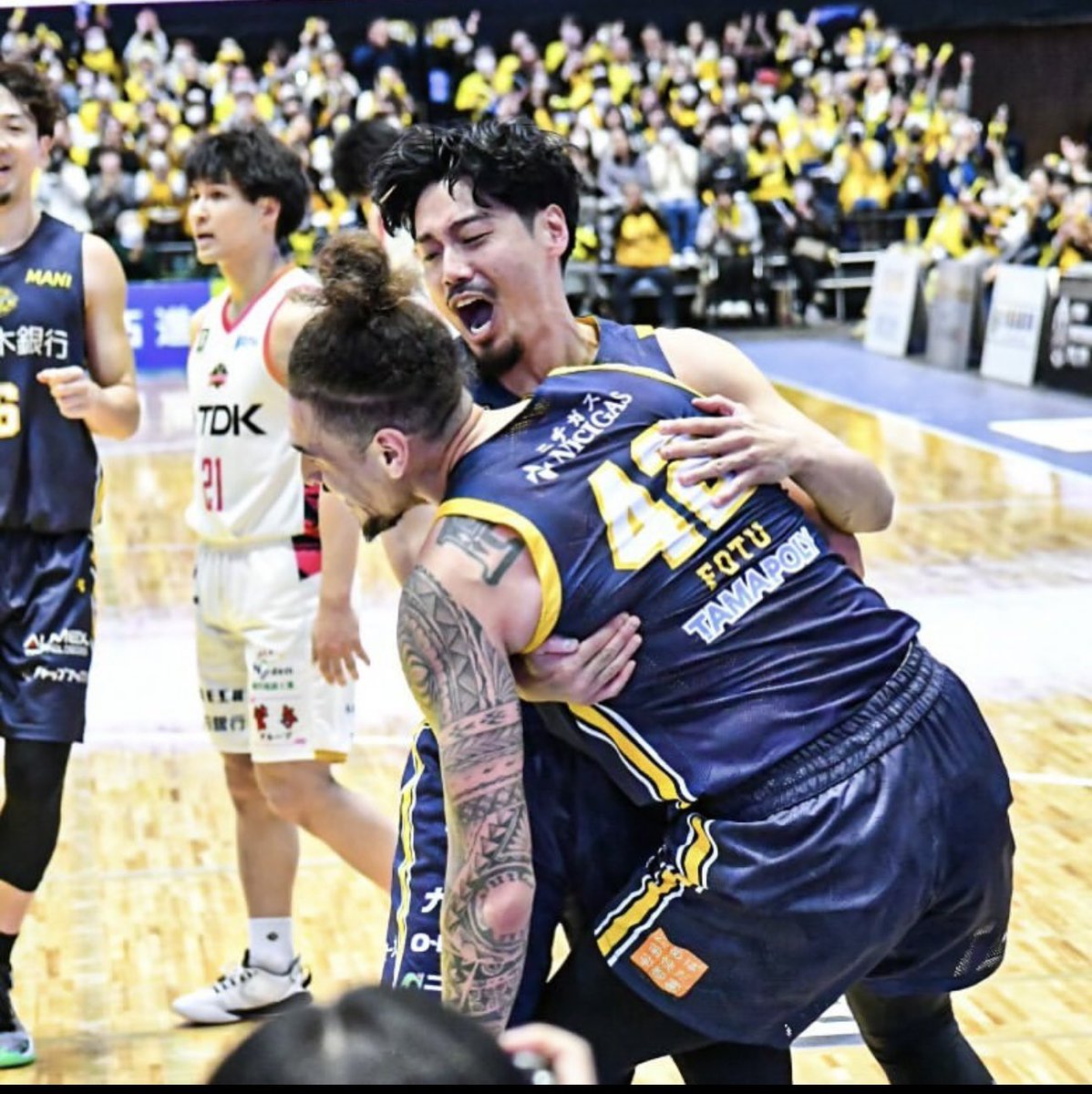 Thank you for the incredible support all season Brex nation 💙💛 you guys are the best 🥲🙏🏽