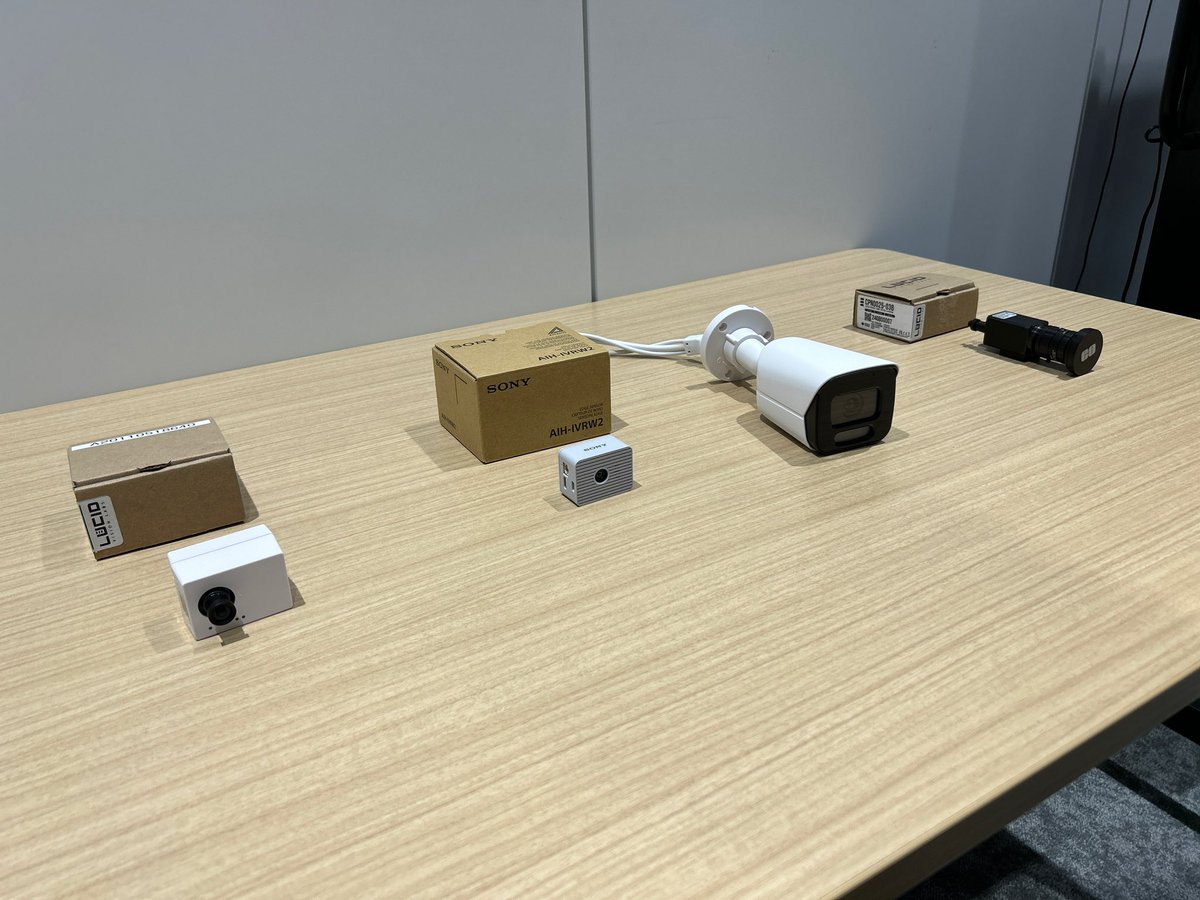 taiponrock's tweet image. デモを見ています！画素チップとロジックチップが組み合わさってて、ロジックチップにAIが搭載されてる
#AITRIOS #AITRIOSMeetup